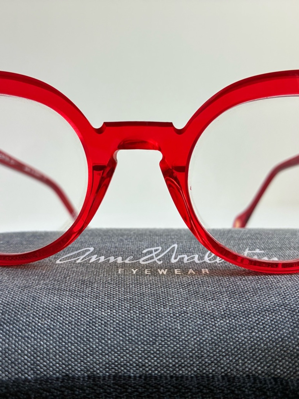 Anne et Valentin Red Bel Air Cat-Eye Glasses — Bold Translucent Frame - Picture 4 of 9